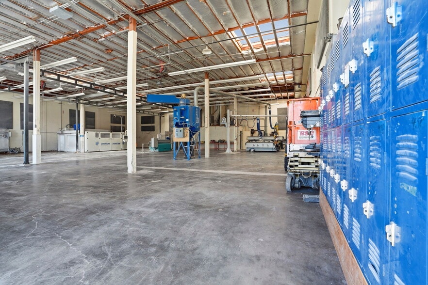 More Photos Of 916 American St, San Carlos Warehouse For Lease