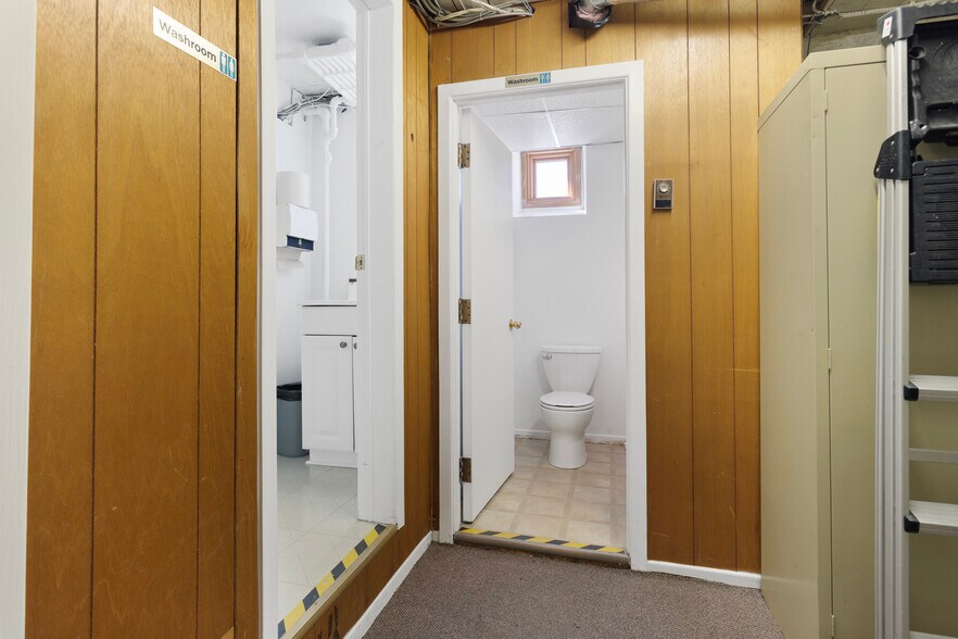 More Photos Of 307 Gilmour St, Ottawa Office For Sale