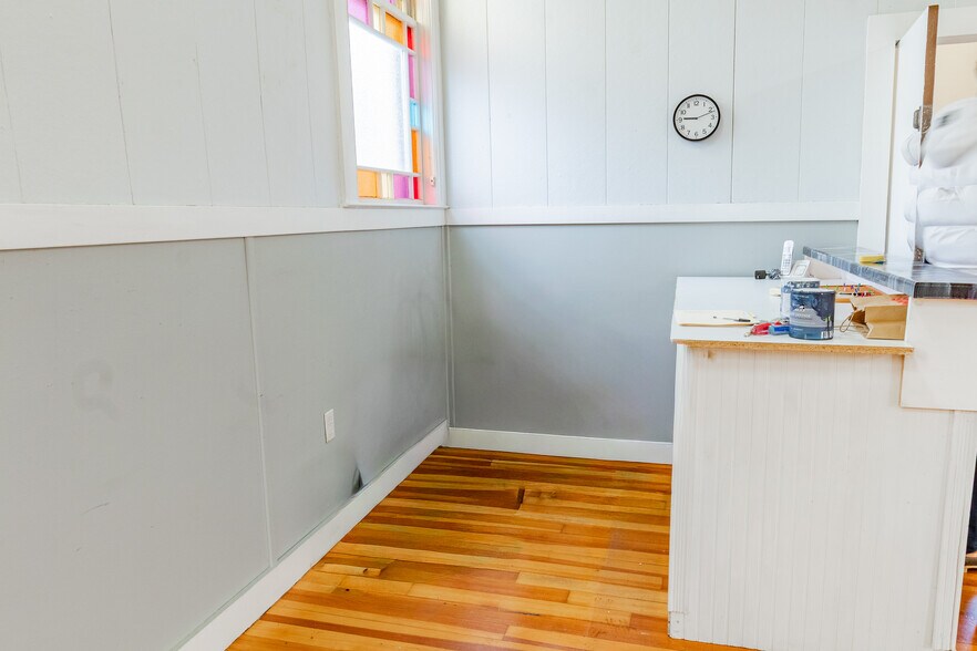 More Photos Of 57 Saco Ave, Old Orchard Beach Freestanding For Lease