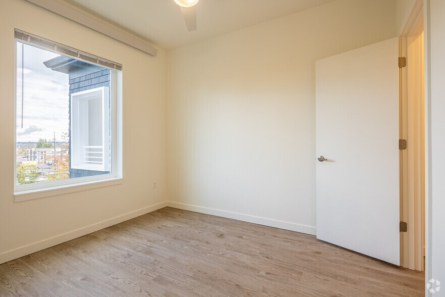 More Photos Of 330 NE Dekum St, Portland Apartments For Sale