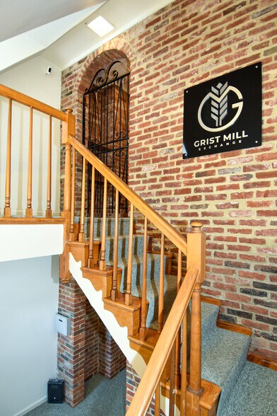 More Photos Of 109-111 S Fairfax St, Alexandria Office For Sale