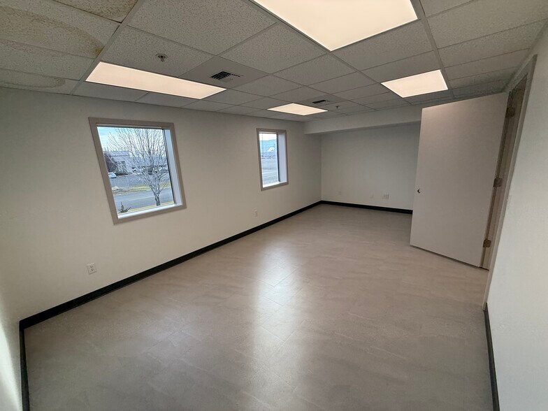 More Photos Of 2900 Sutherland Dr, Union Gap Manufacturing For Lease