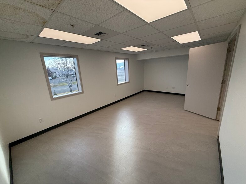 More Photos Of 2900 Sutherland Dr, Union Gap Manufacturing For Lease