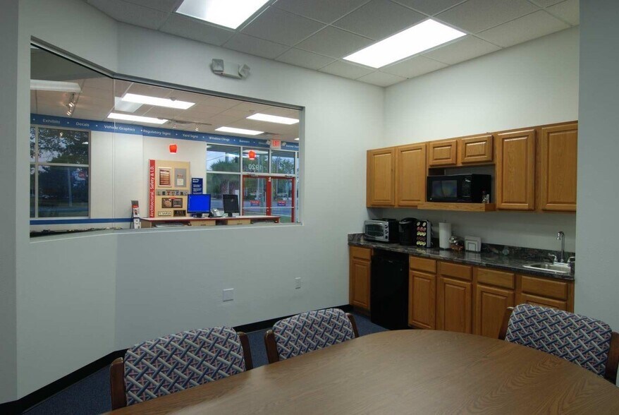 More Photos Of 1920 N Monroe St, Tallahassee Storefront Retail Office For Lease