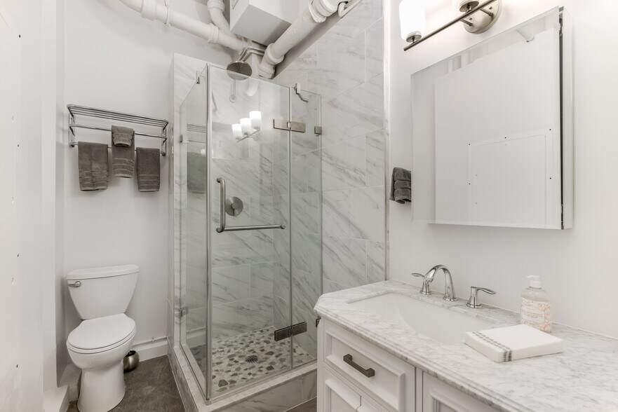 More Photos Of 335 W 38th St, New York Apartments For Sale