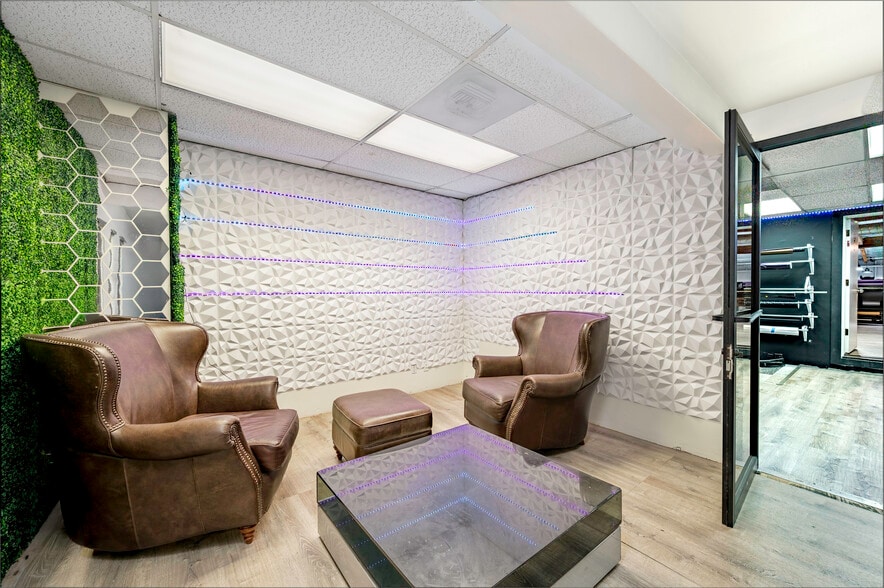 More Photos Of 23871-23899 Madison St, Torrance Showroom For Lease