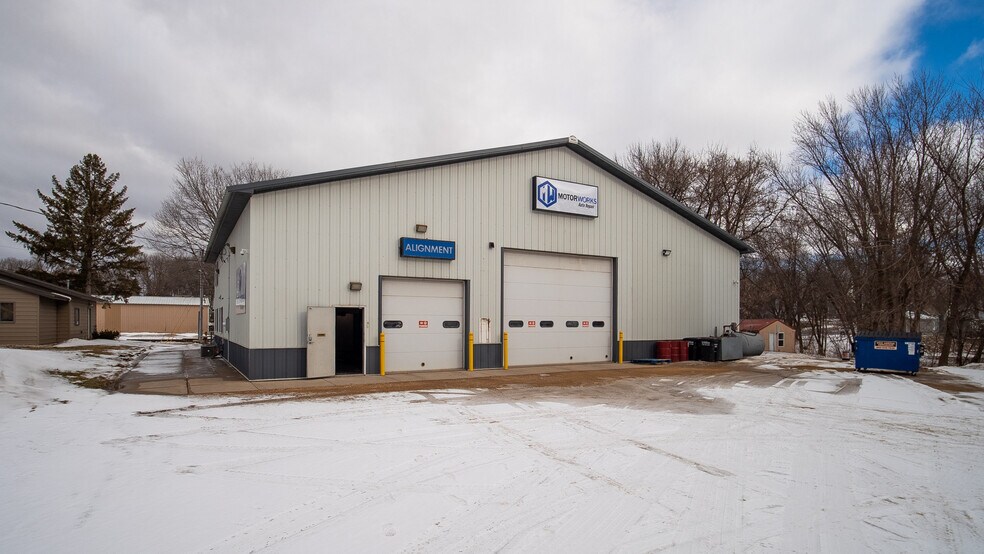 More Photos Of 203 Main St E, Elysian Auto Repair For Sale