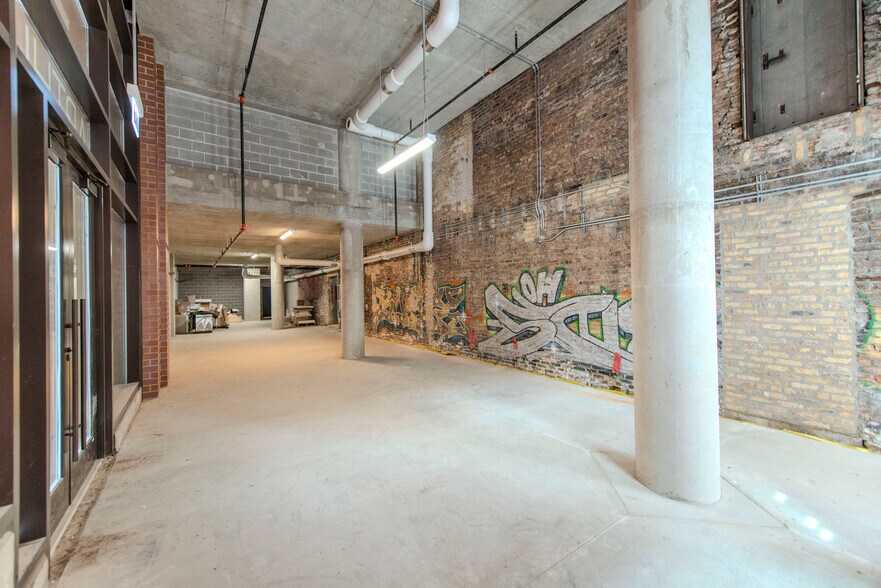 More Photos Of 210-212 N Aberdeen St, Chicago Apartments For Lease