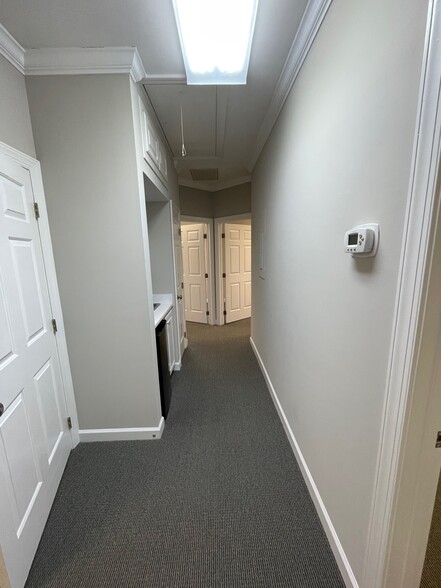 More Photos Of 8378 Six Forks Rd, Raleigh Office For Lease