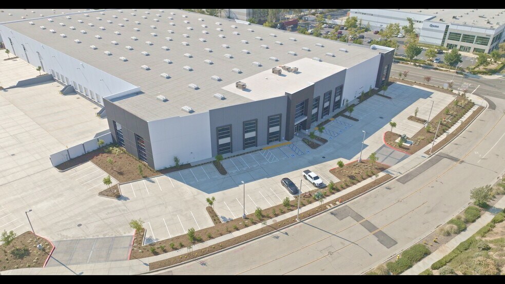 More Photos Of 29124 Ave Penn, Valencia Manufacturing For Lease