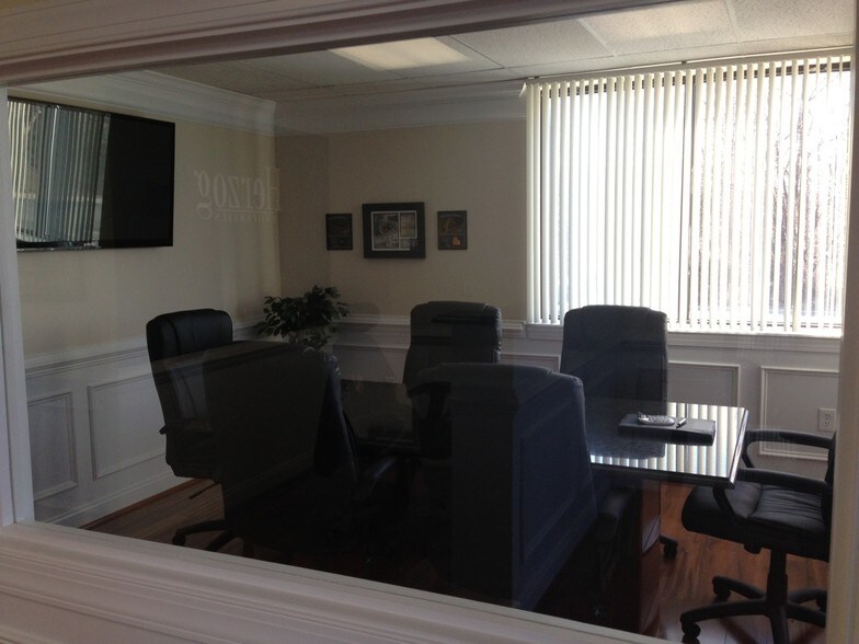 More Photos Of 1298 Cronson Blvd, Crofton Office For Sale