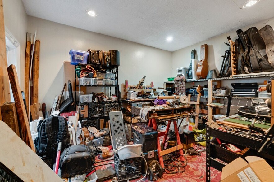 More Photos Of 2112 N Charles St, Baltimore Office For Sale