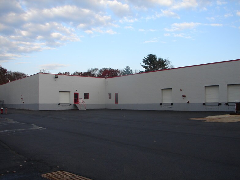 More Photos Of 620 South St, Holbrook Warehouse For Lease