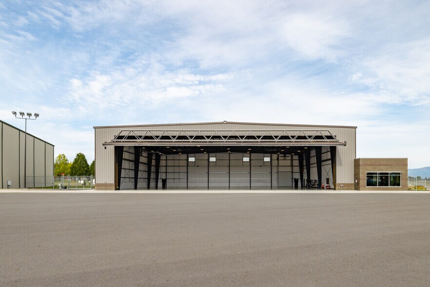 More Photos Of 12100 Higgins Airport Way, Burlington Airplane Hangar For Lease