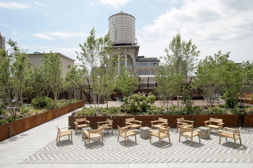 More Photos Of 45 Main St, Brooklyn Office For Lease