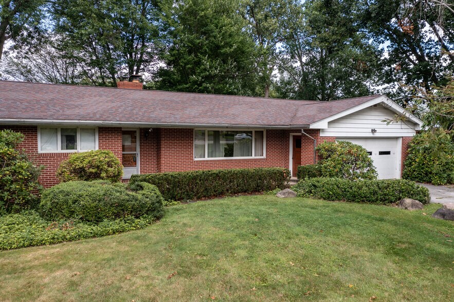 More Photos Of 519 N Hermitage Rd, Hermitage Office Residential For Sale