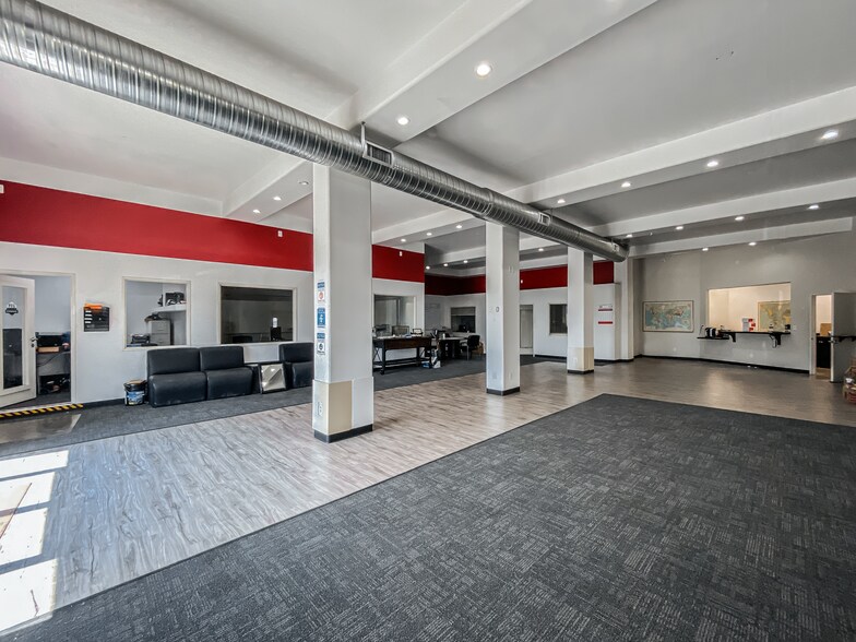 More Photos Of 800 El Cajon Blvd, El Cajon Service For Sale