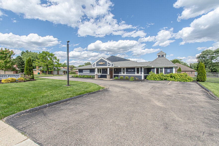 More Photos Of 1908 N Lakeman Dr, Bellbrook Storefront Retail Office For Sale