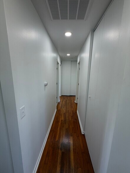 More Photos Of 911 Locust Dr, Richmond Flex For Sale