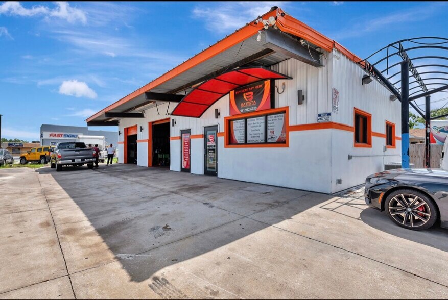 More Photos Of 3000 N Washington Blvd, Sarasota Auto Dealership For Sale