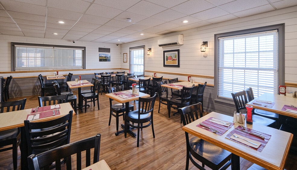 More Photos Of 6705 Easton Rd, Pipersville General Retail For Sale