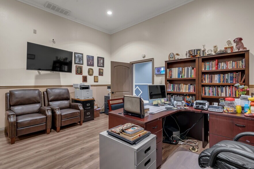 More Photos Of 1100 S Lorena St, Los Angeles Religious Facility For Sale