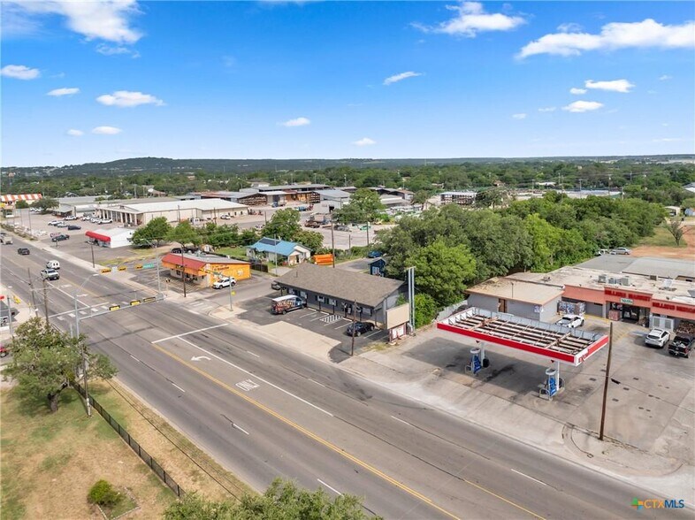 More Photos Of 700 E Polk St, Burnet Office Residential For Sale