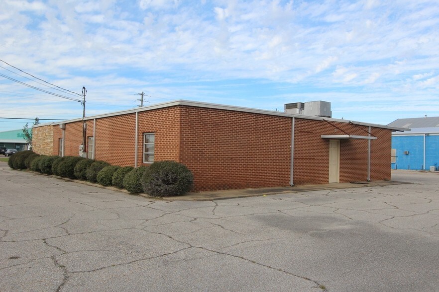 More Photos Of 1318 W Pine St, Hattiesburg Office For Lease