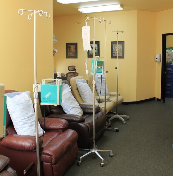 More Photos Of 10230 SW Capitol Hwy, Portland Medical For Sale