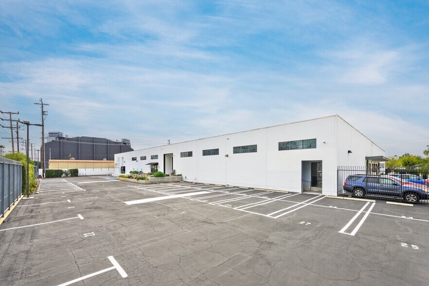 More Photos Of 905 Lillian way, Los Angeles Loft Creative Space For Lease