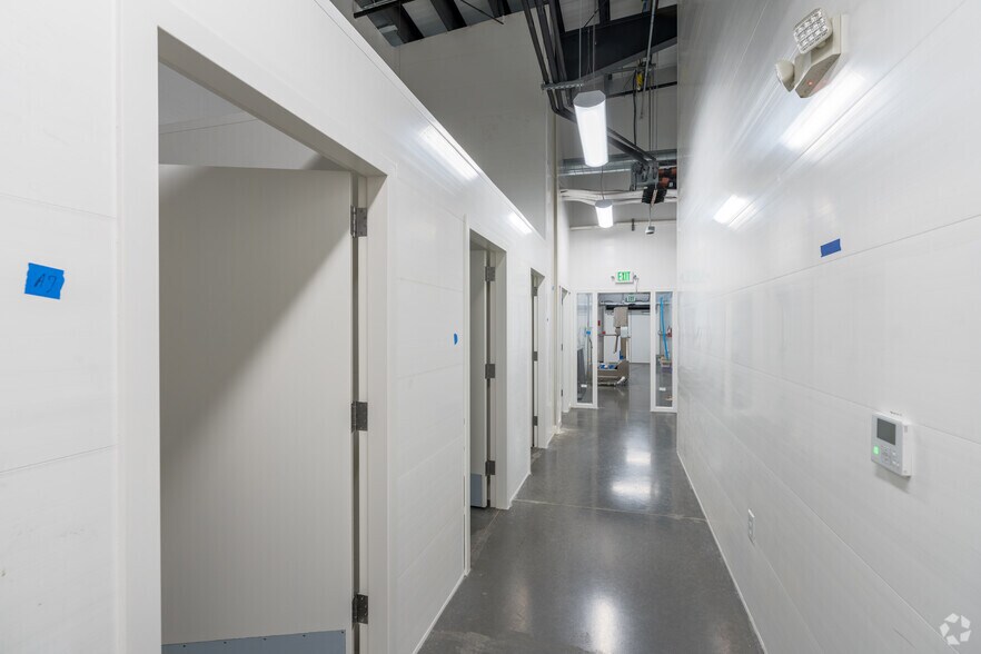 More Photos Of 7897 Randolph Rd NE, Moses Lake Manufacturing For Sale