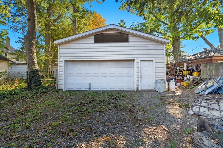 More Photos Of 12406 Larchmere Blvd, Cleveland General Retail For Sale