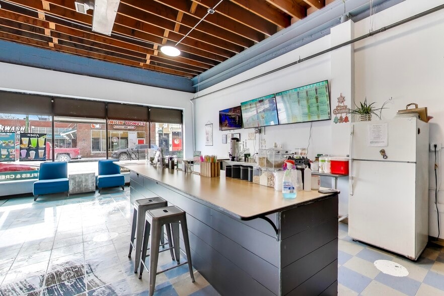 More Photos Of 3426 W Diversey Ave, Chicago Storefront For Lease