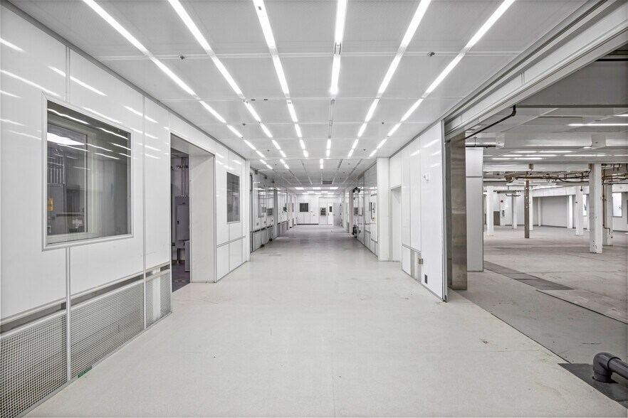 More Photos Of 195 S Milpitas Blvd, Milpitas Research And Development For Lease