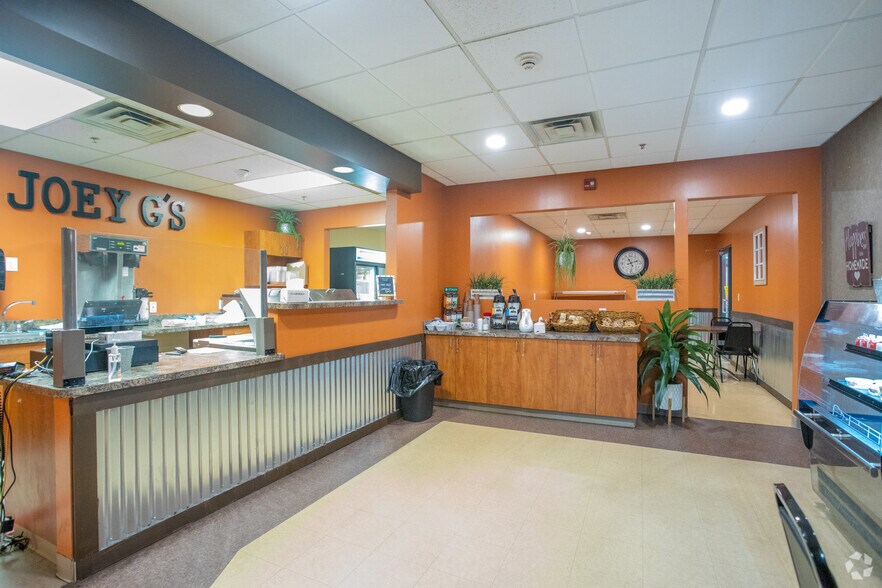 More Photos Of 400 Patroon Creek Blvd, Albany Medical For Lease