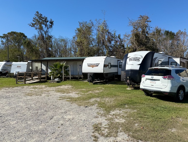 More Photos Of 70 US Highway 17, Richmond Hill Trailer Camper Park For Sale