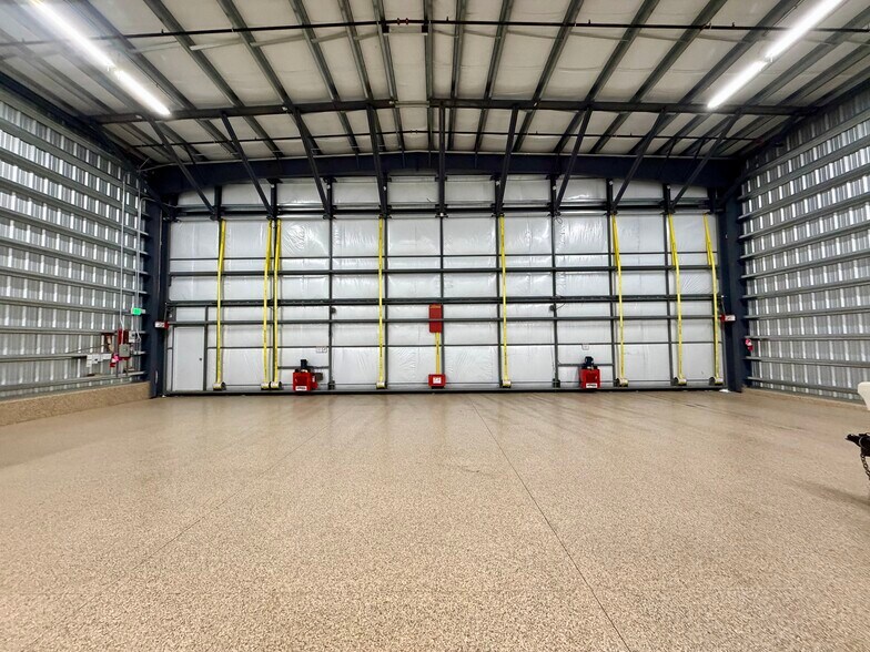 More Photos Of 2751 Taxiway Charlie #50, Carson City Specialty For Sale
