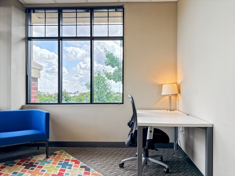 More Photos Of 11650-11670 Fountains Dr, Maple Grove Coworking Space