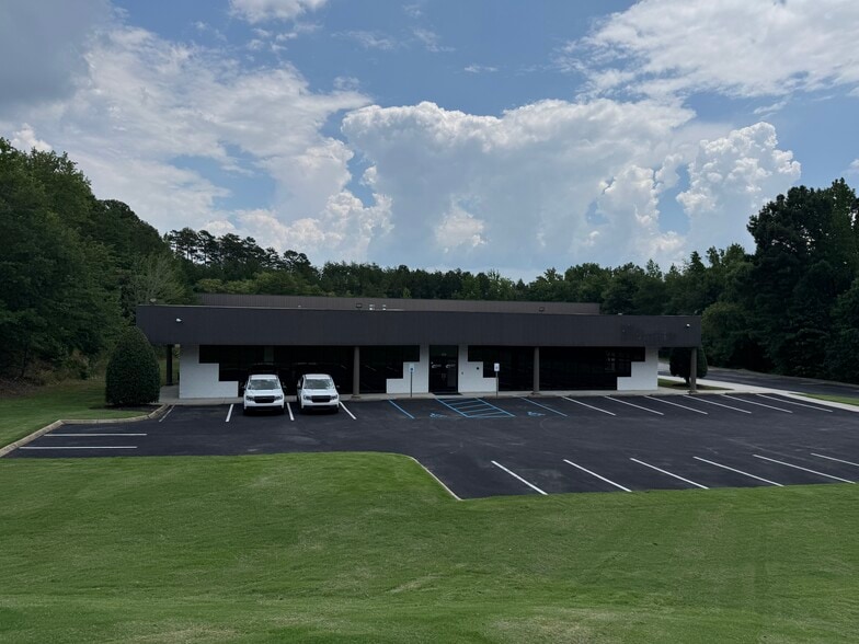 More Photos Of 138 Commerce Ctr, Greenville Light Distribution For Lease