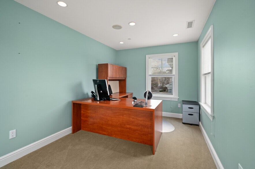 More Photos Of 13 Bartlet St, Andover Office For Lease