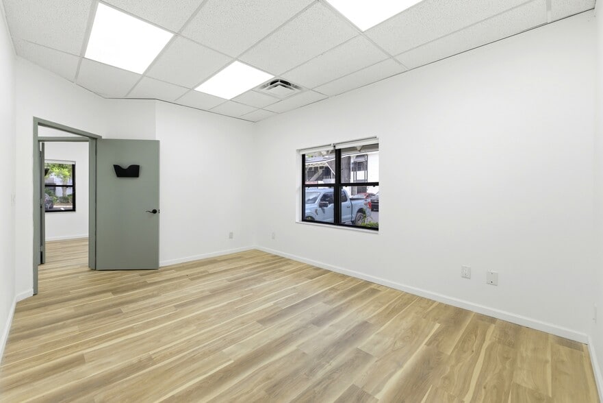 More Photos Of 8431 Baymeadows Way, Jacksonville Loft Creative Space For Lease
