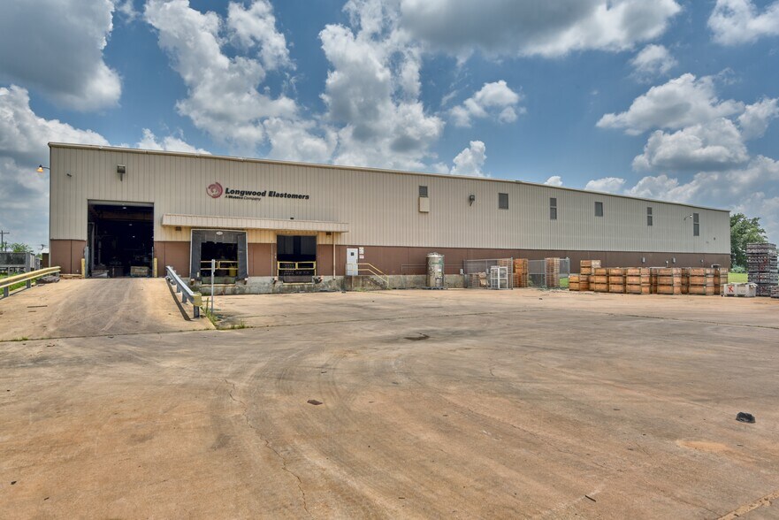 More Photos Of 1901 Longwood Dr, Brenham Manufacturing For Sale