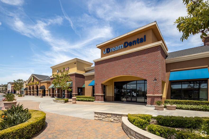 More Photos Of 1893-1995 W Malvern Ave, Fullerton Unknown For Lease