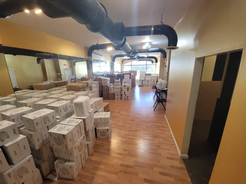 More Photos Of 244 Mulberry St, Newark Storefront Retail Residential For Lease