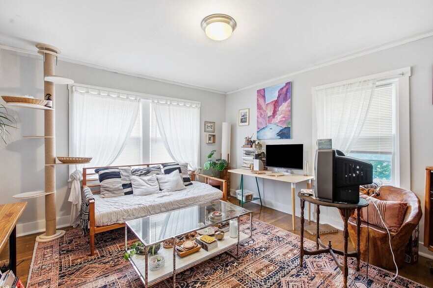 More Photos Of 1109 W 40th St, Kansas City Apartments For Sale