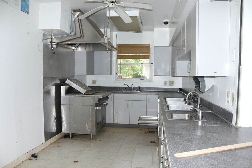 More Photos Of 3001 W Lafayette Ave, Jacksonville Flex For Sale