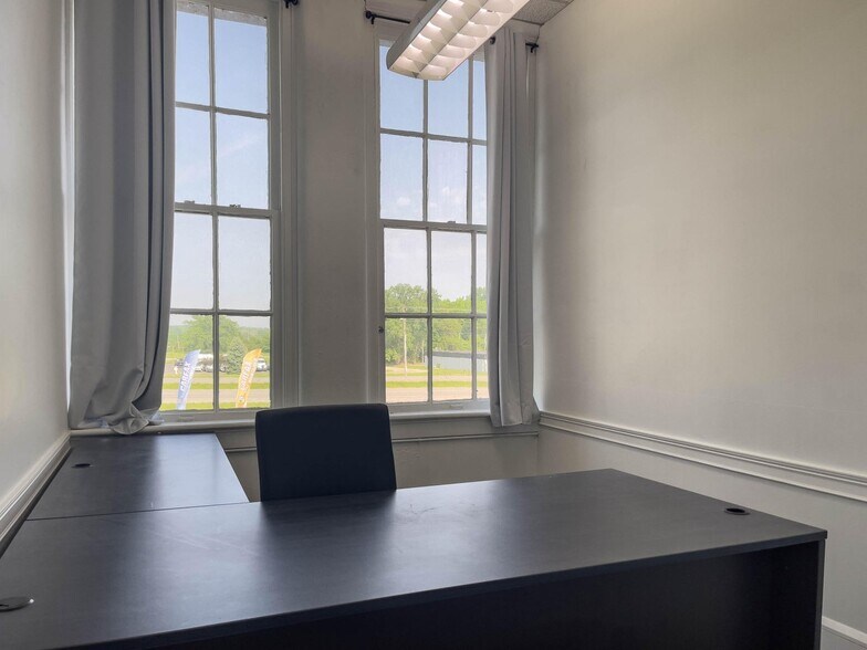 More Photos Of 4800 Urbana Rd, Springfield Office For Lease