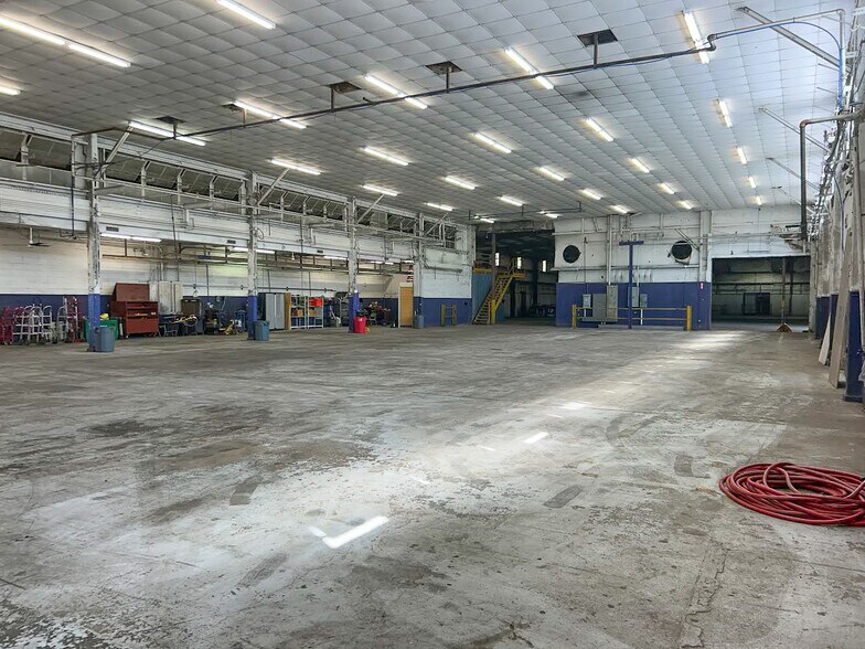 More Photos Of 315 E Ridgely St, Atmore Warehouse For Sale