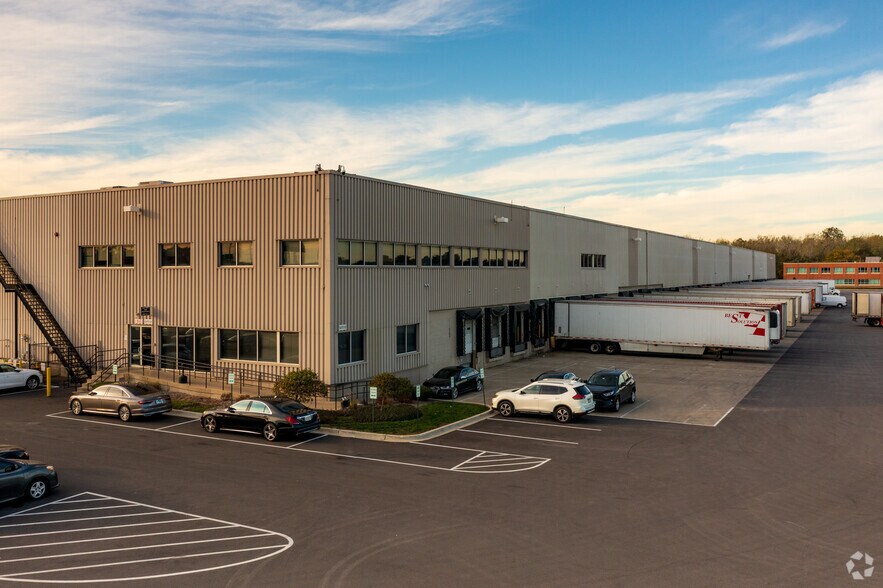 Primary Photo Of 6800 Santa Fe Dr, Hodgkins Warehouse For Lease