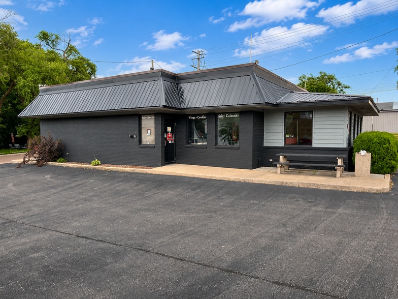 More Photos Of 215 W Lincoln Hwy, Dekalb Restaurant For Lease
